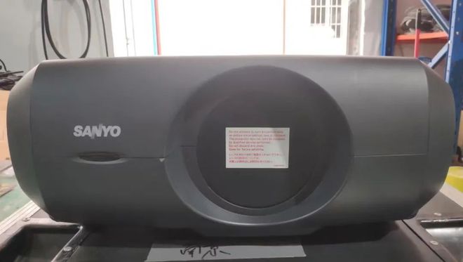 仪如今二手才几百块流明度高达15000麻将胡了试玩网站免费当年20万元的投影(图4)